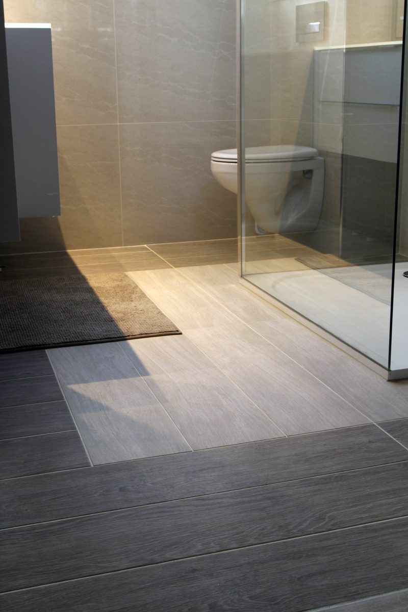 Luxe badkamer met grootformaat tegels